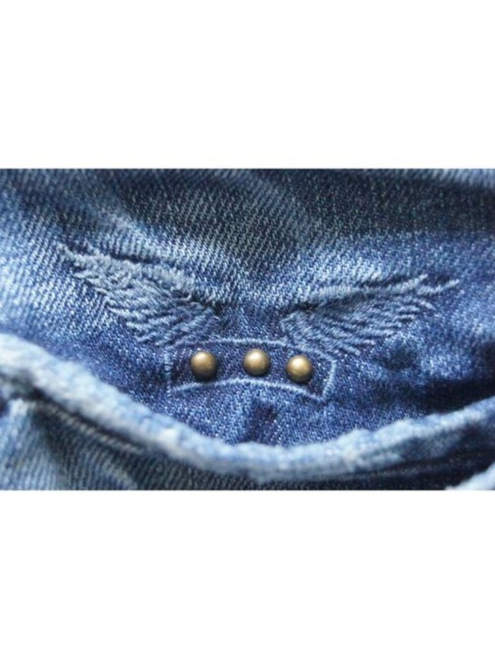 Robin's Jeans - Picture 7 of 12